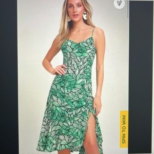 Lulus Tropi-Call Me Green Leaf Print Ruched Midi Dress 💚